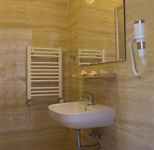 ホームステイ Mewa シュトゥトボ